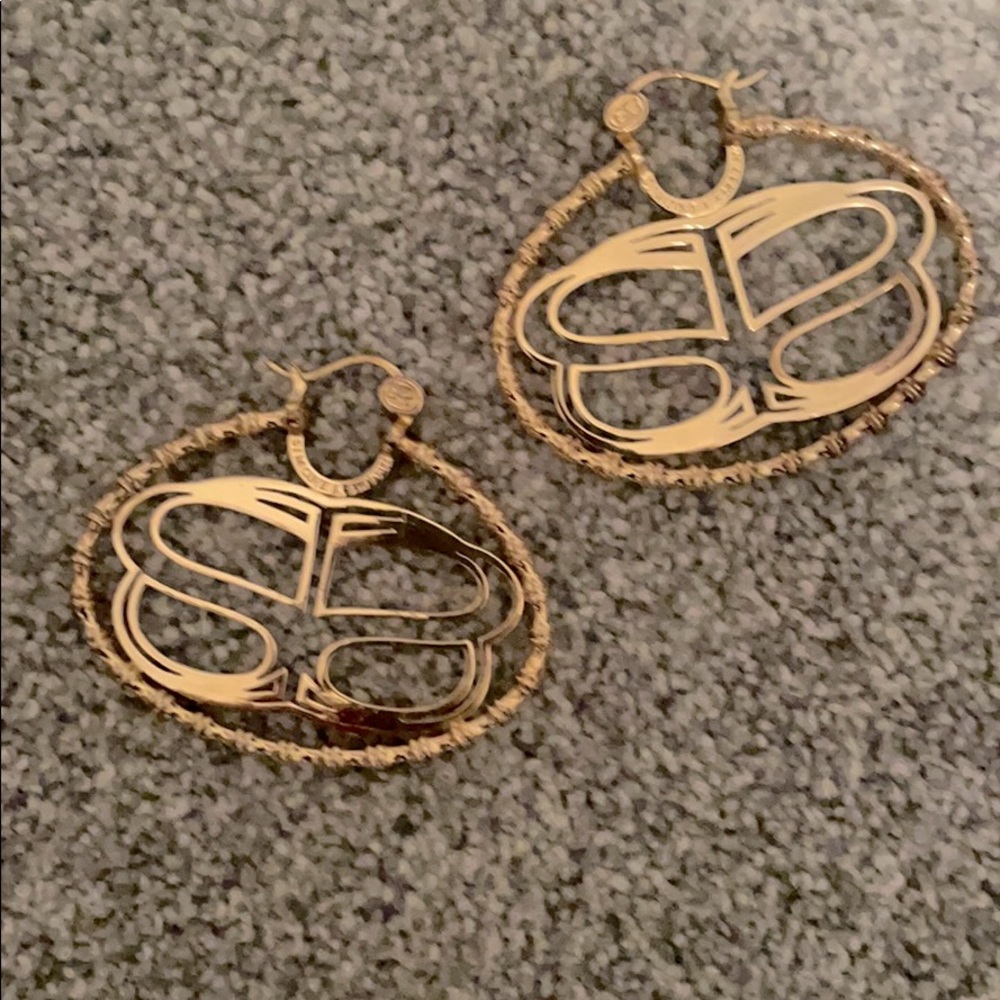 Beautiful gold large hoop earrings - Picture 1 of 4
